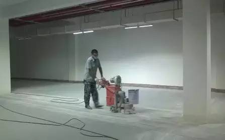 环氧树脂地坪漆施工前为什么需要打磨地面？